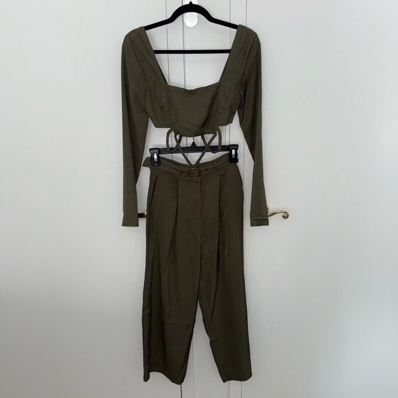 House of Harlow Olive Green Top and Bottom Set in XS - Picture 3 of 9